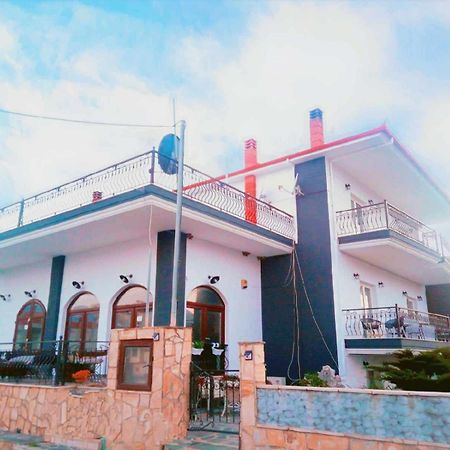 Villa Camellia Vrasná Exteriér fotografie